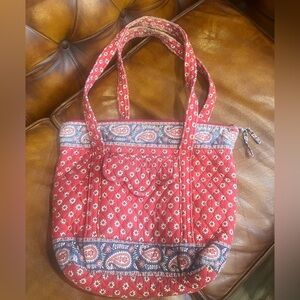 Vera Bradley tote in used condition